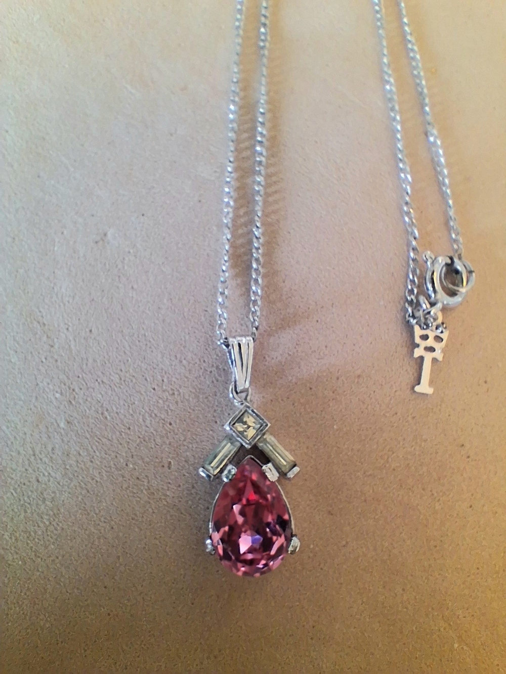 Vintage Crown Trifari Elegant Pink Teardrop Pendant Necklace -Silver Tone- Women